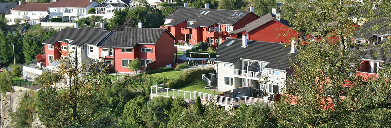 Morvikgrenda huseierlag oversiktsbilde. Foto.